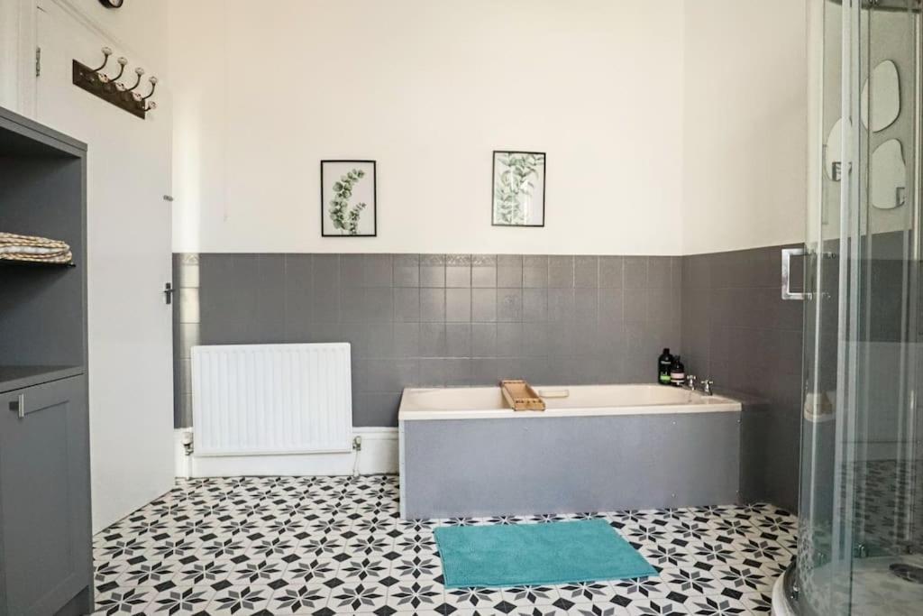 4 Bed Home 3 Mins From Harbour + Sandy Beach Folkestone Ngoại thất bức ảnh