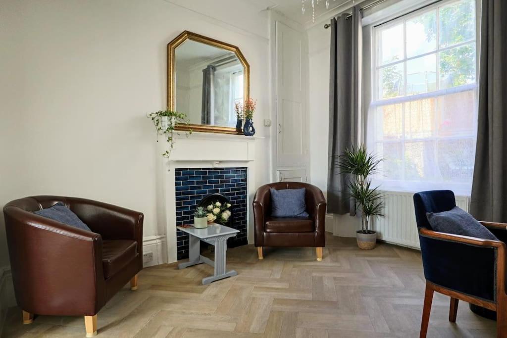 4 Bed Home 3 Mins From Harbour + Sandy Beach Folkestone Ngoại thất bức ảnh
