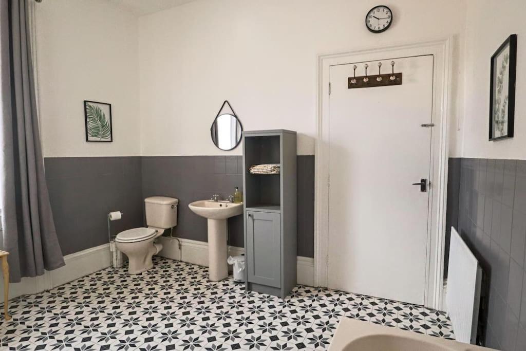 4 Bed Home 3 Mins From Harbour + Sandy Beach Folkestone Ngoại thất bức ảnh